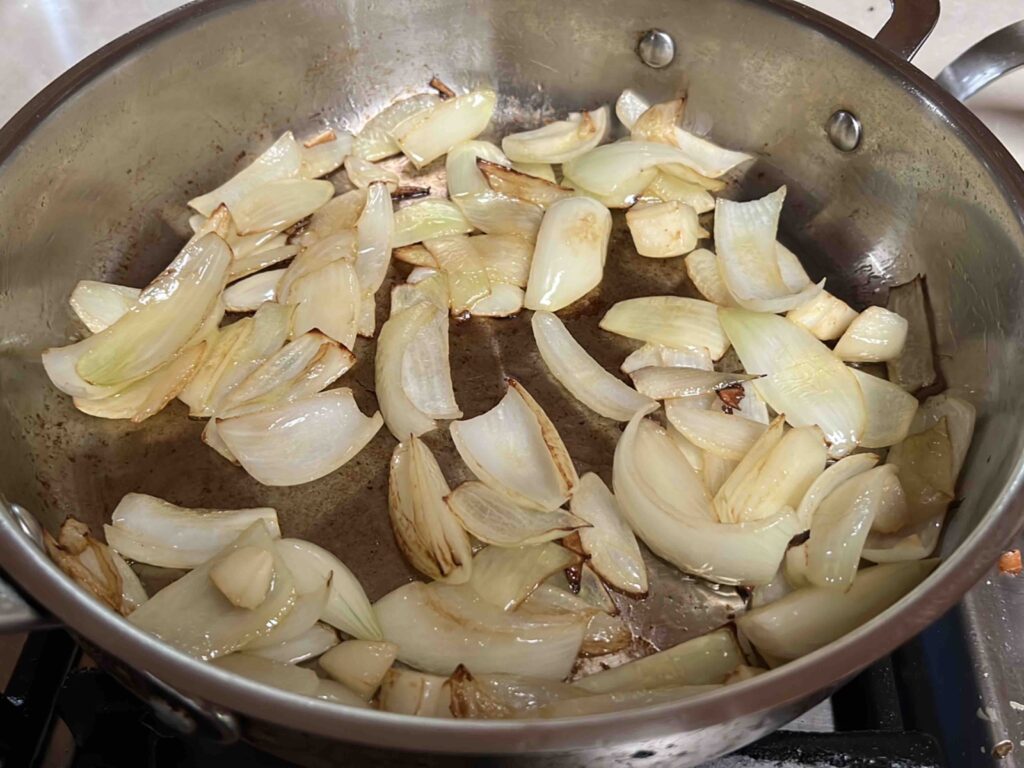 The onions and garlic golden brown