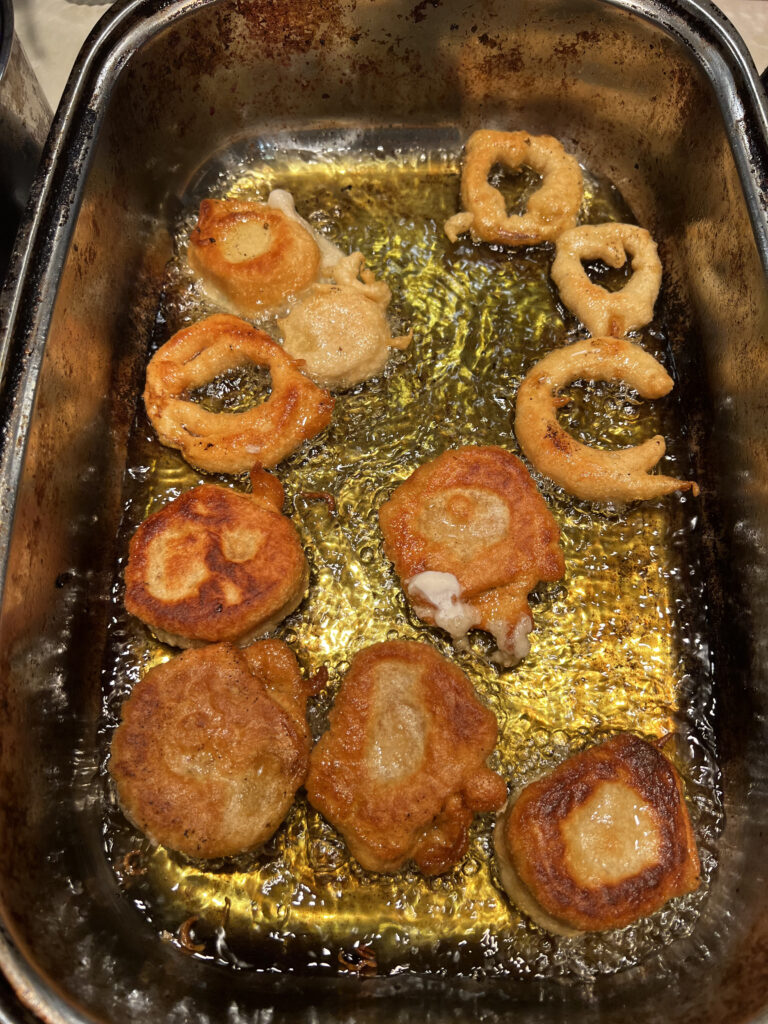 Onion Rings frying