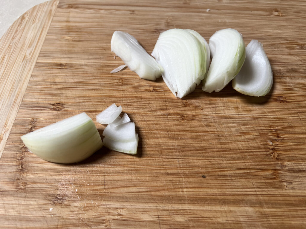 Cut the onion discs into smaller pieces